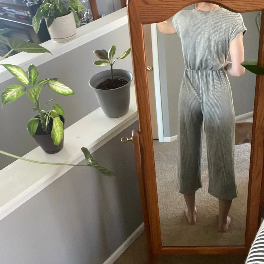 Romper - Picture 2 of 3